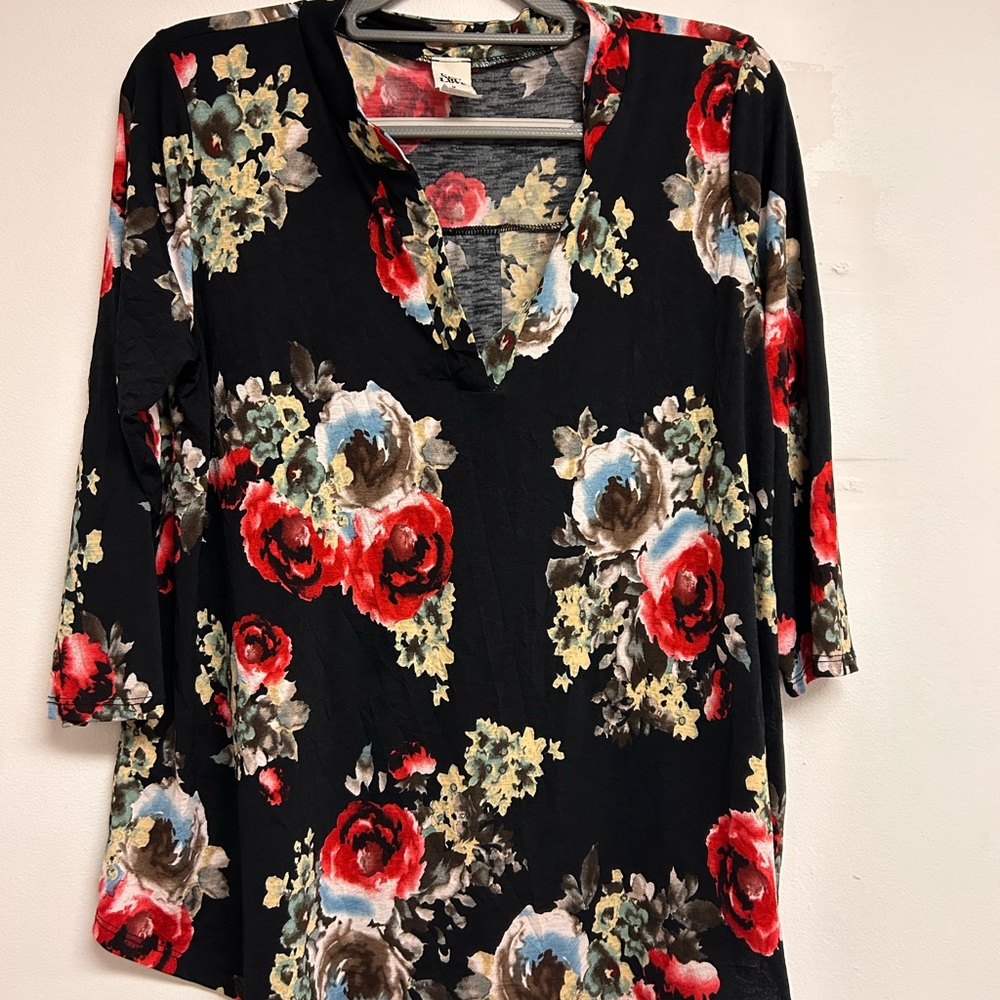 Sew In Love Red and White Graphic 3/4 Sleeve Blouse